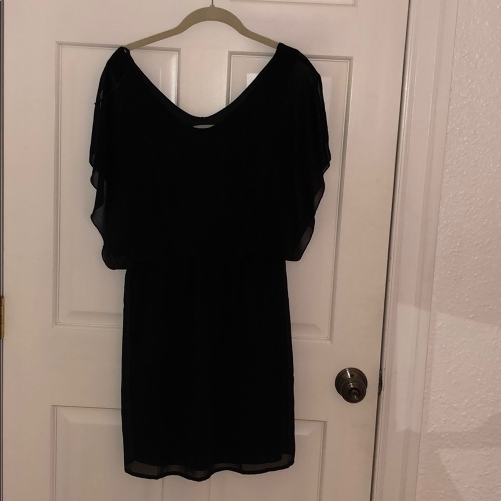 Flowy black dress - black size small